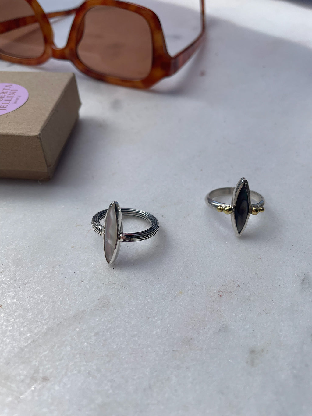 Black mother of pearl ring