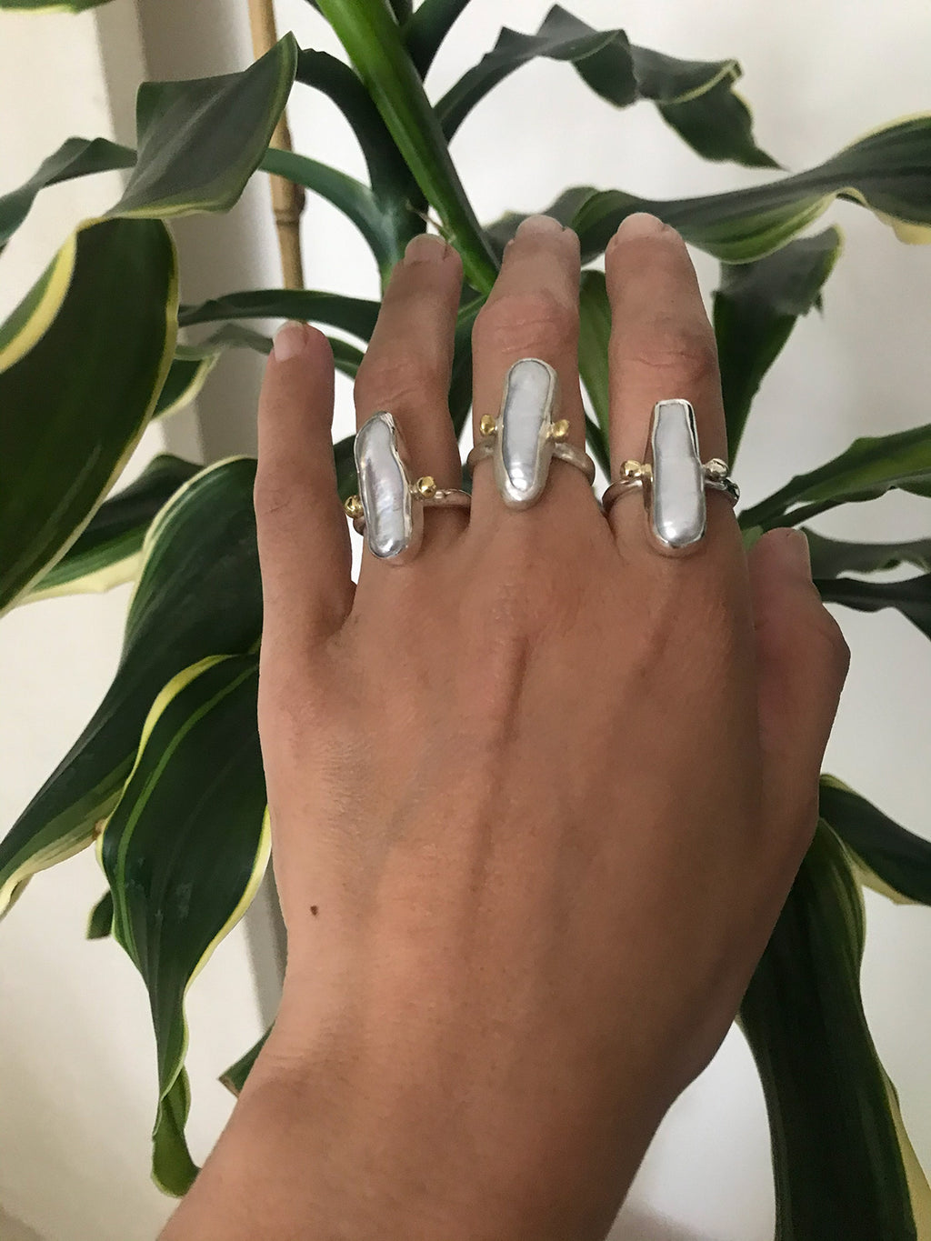 Nerea Silver Ring with Mother of Pearl